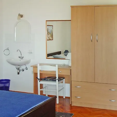 Apartment Biserka Ckv06124 Dya